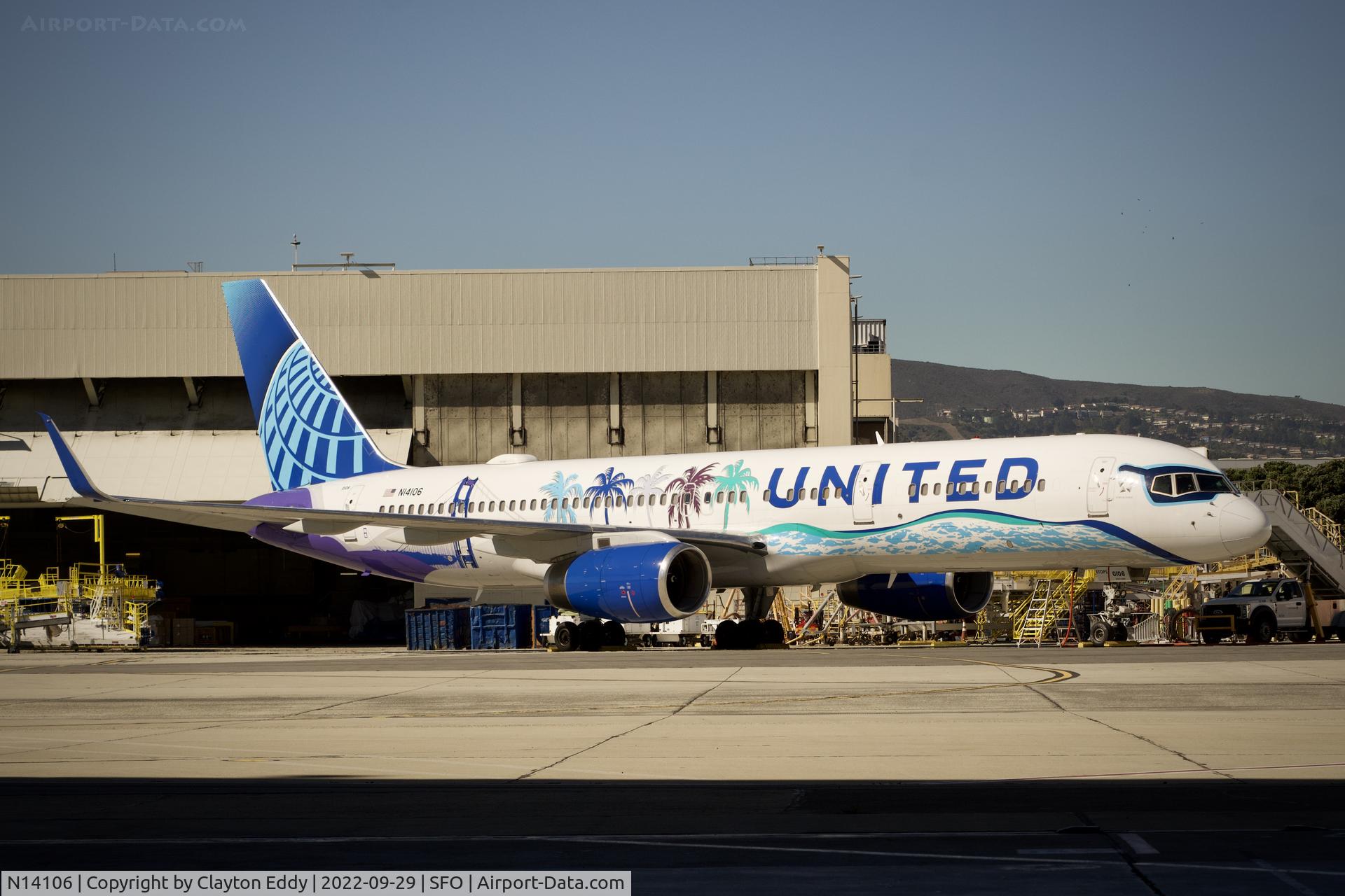 N14106, 1994 Boeing 757-224 C/N 27296, SFO 2022.