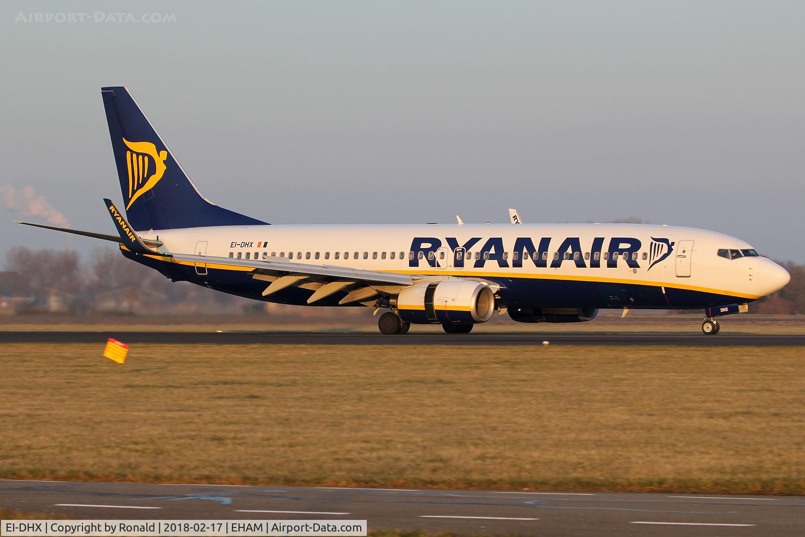 EI-DHX, 2005 Boeing 737-8AS C/N 33585, at spl