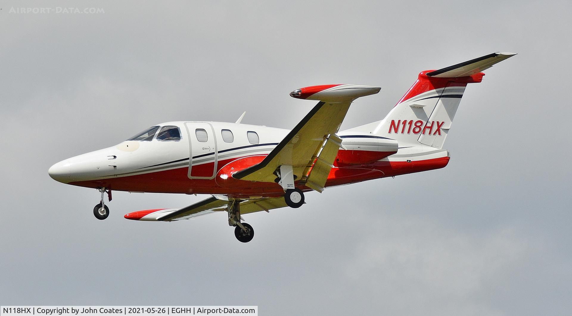 N118HX, 2014 Eclipse Aviation Corp EA500 C/N 000275, Approach to 26