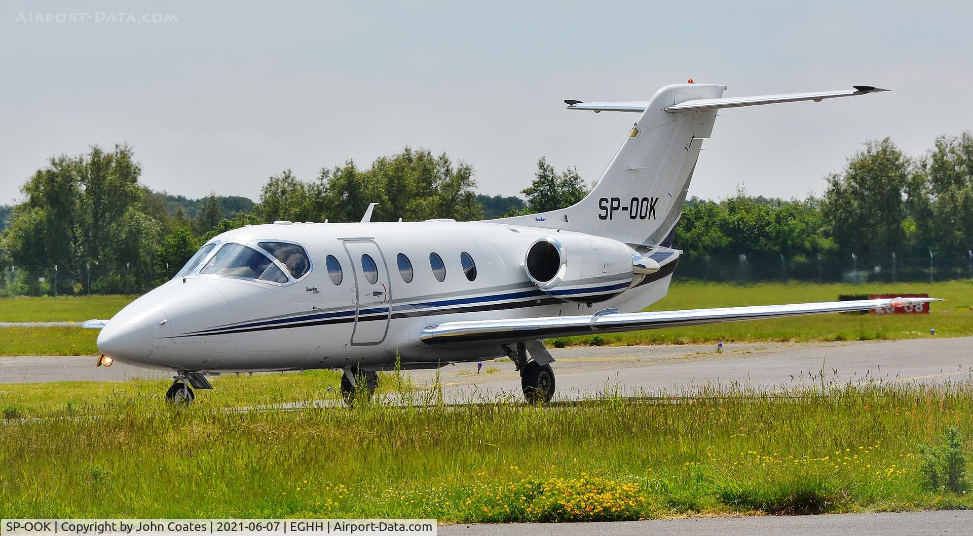 SP-OOK, 2007 Hawker Beechcraft 400A Beechjet Beechjet C/N RK-512, Taxiing on arrival