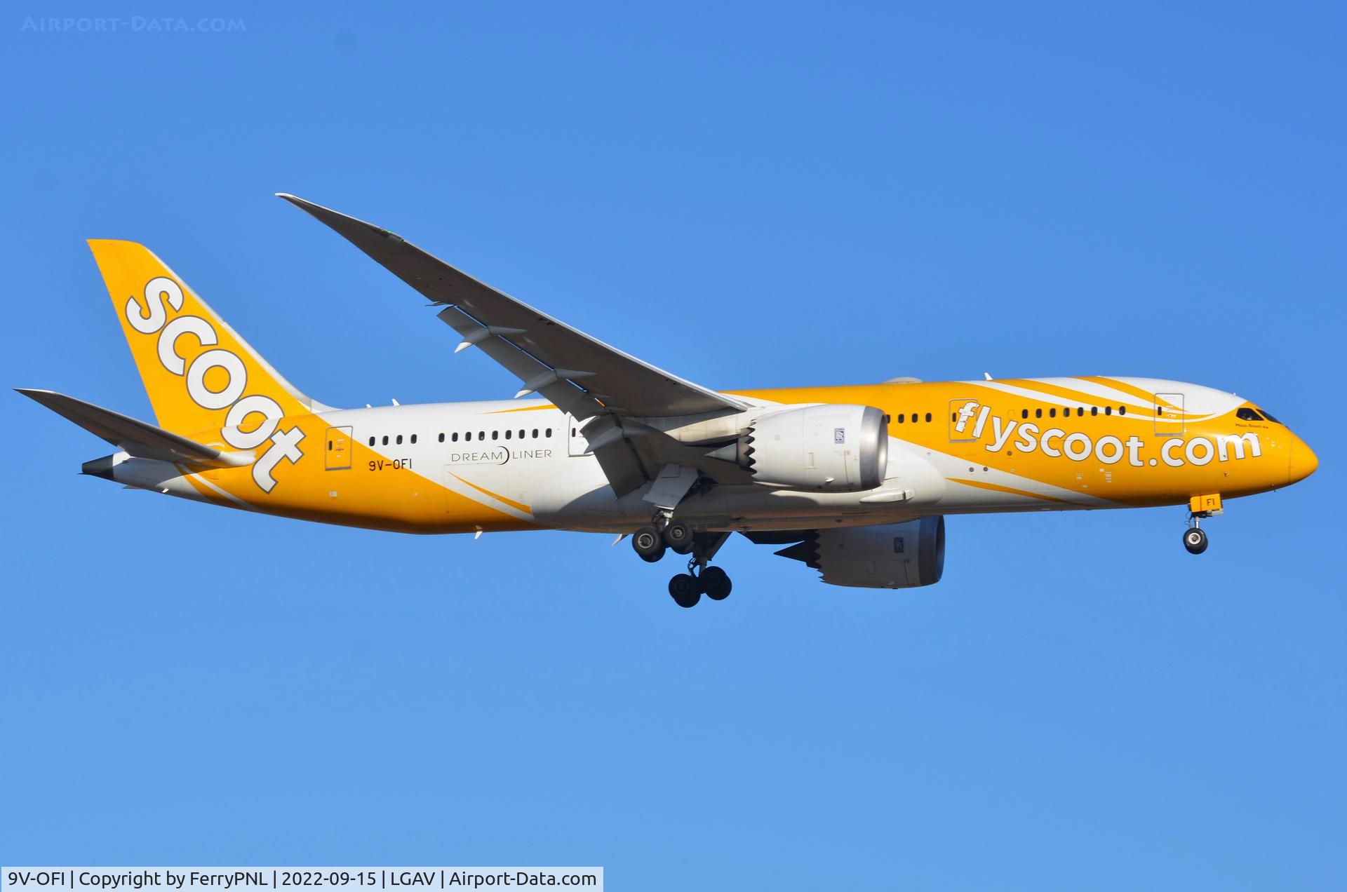 9V-OFI, 2017 Booeing 787-8 Dreamliner C/N 37125, Scoot B788 on short finals