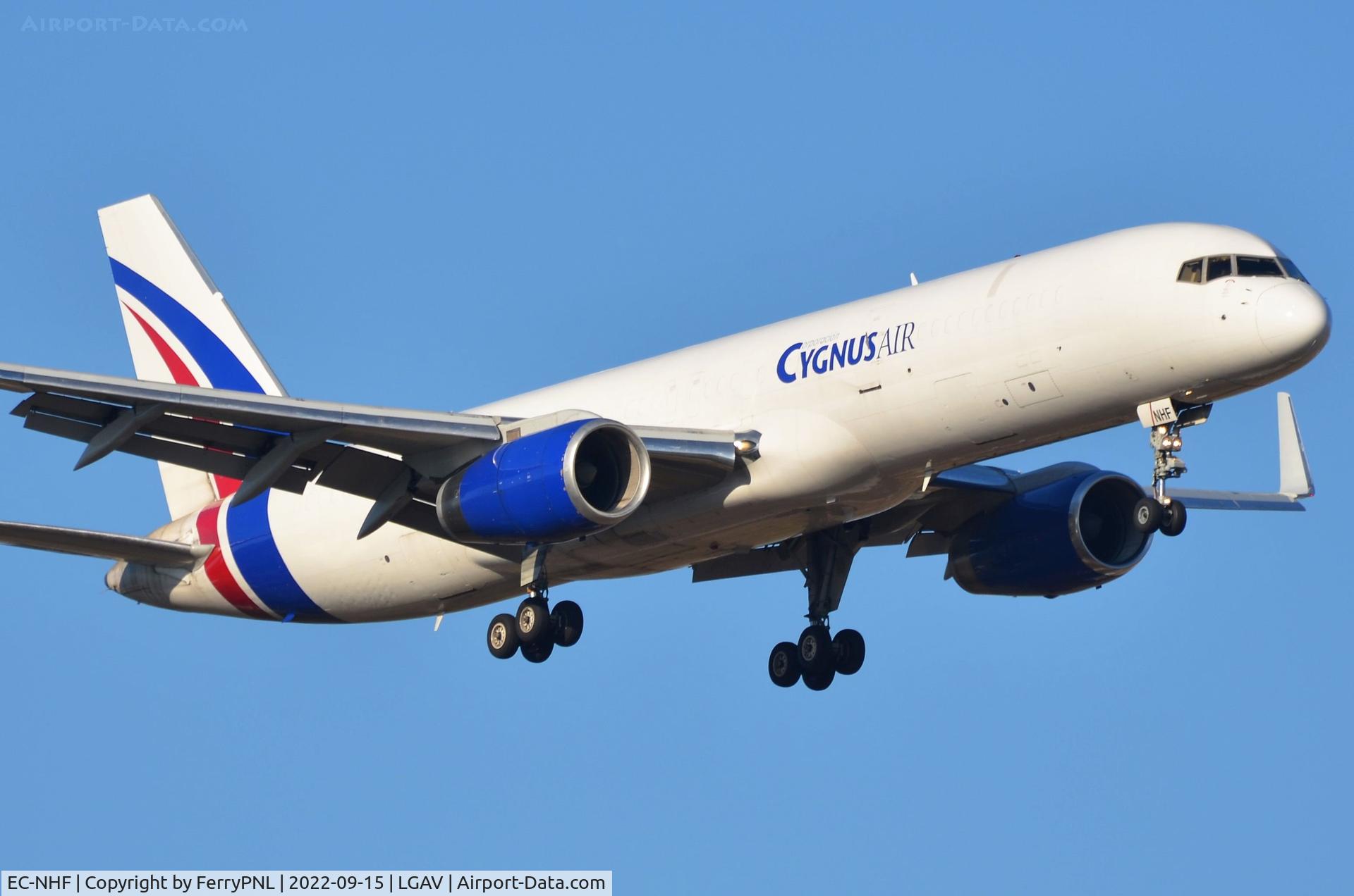 EC-NHF, 1991 Boeing 757-223(F) C/N 24613, CygnusAir B752F arriving