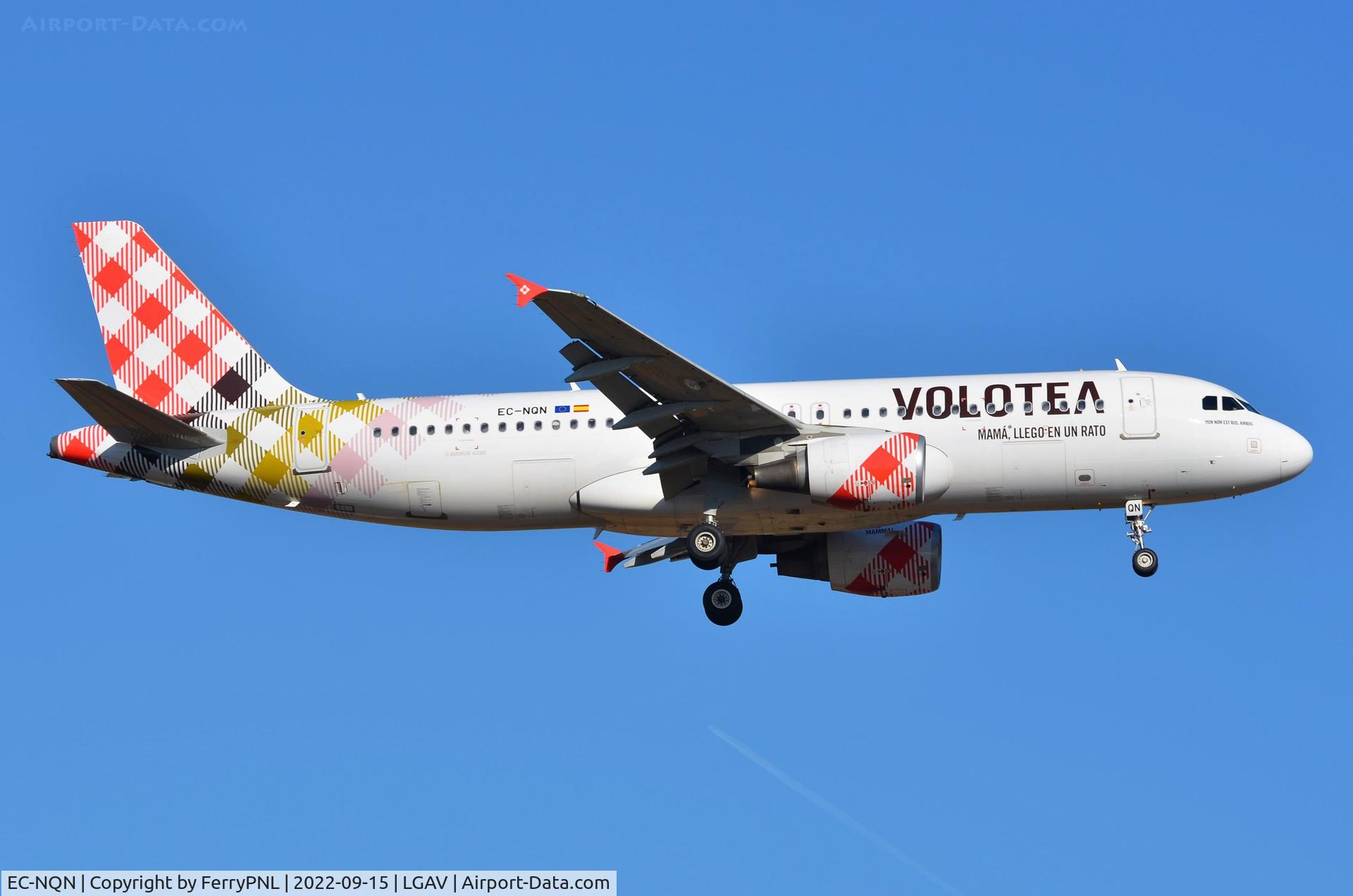 EC-NQN, 2011 Airbus A320-214 C/N 4675, Volotea A320 landing in ATH