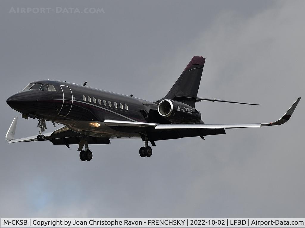 M-CKSB, 1995 Dassault Falcon 2000 C/N 6, callsign MCKSB from London LTN landing runway 23