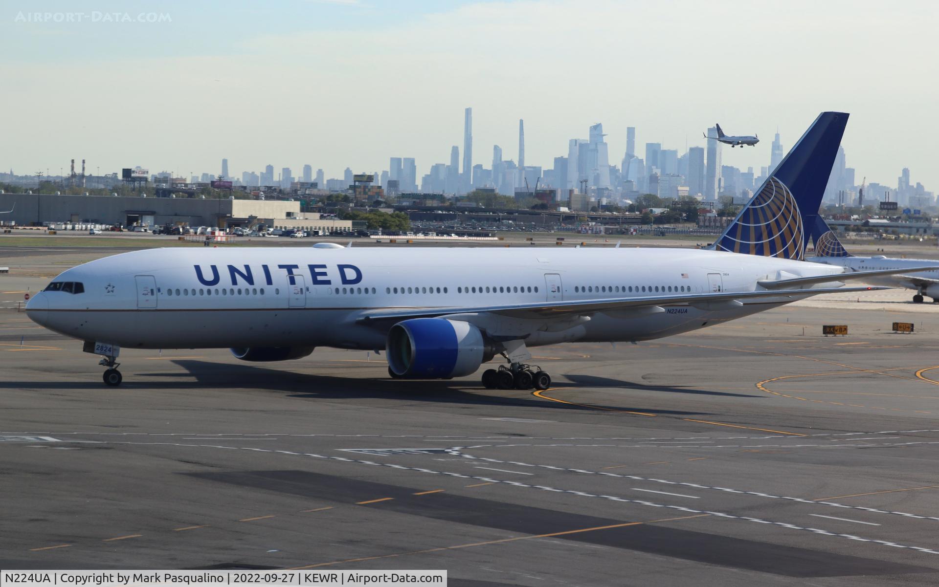 N224UA, 2001 Boeing 777-222 C/N 30225, Boeing 777-222