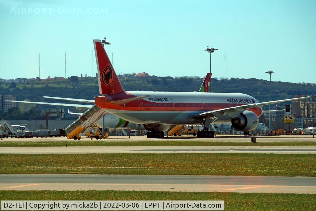 D2-TEI, 2014 Boeing 777-3M2/ER C/N 43252, Parked
