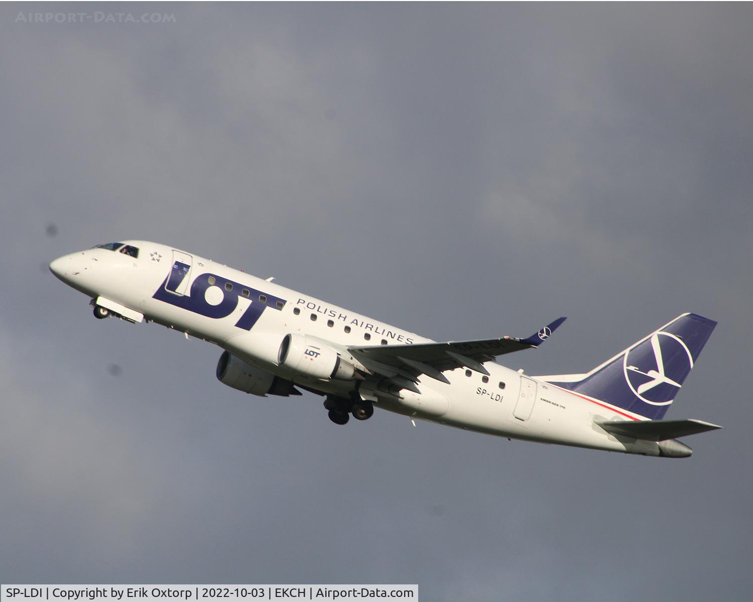 SP-LDI, 2005 Embraer 170LR (ERJ-170-100LR) C/N 17000073, SP-LDI taking off rw 22R