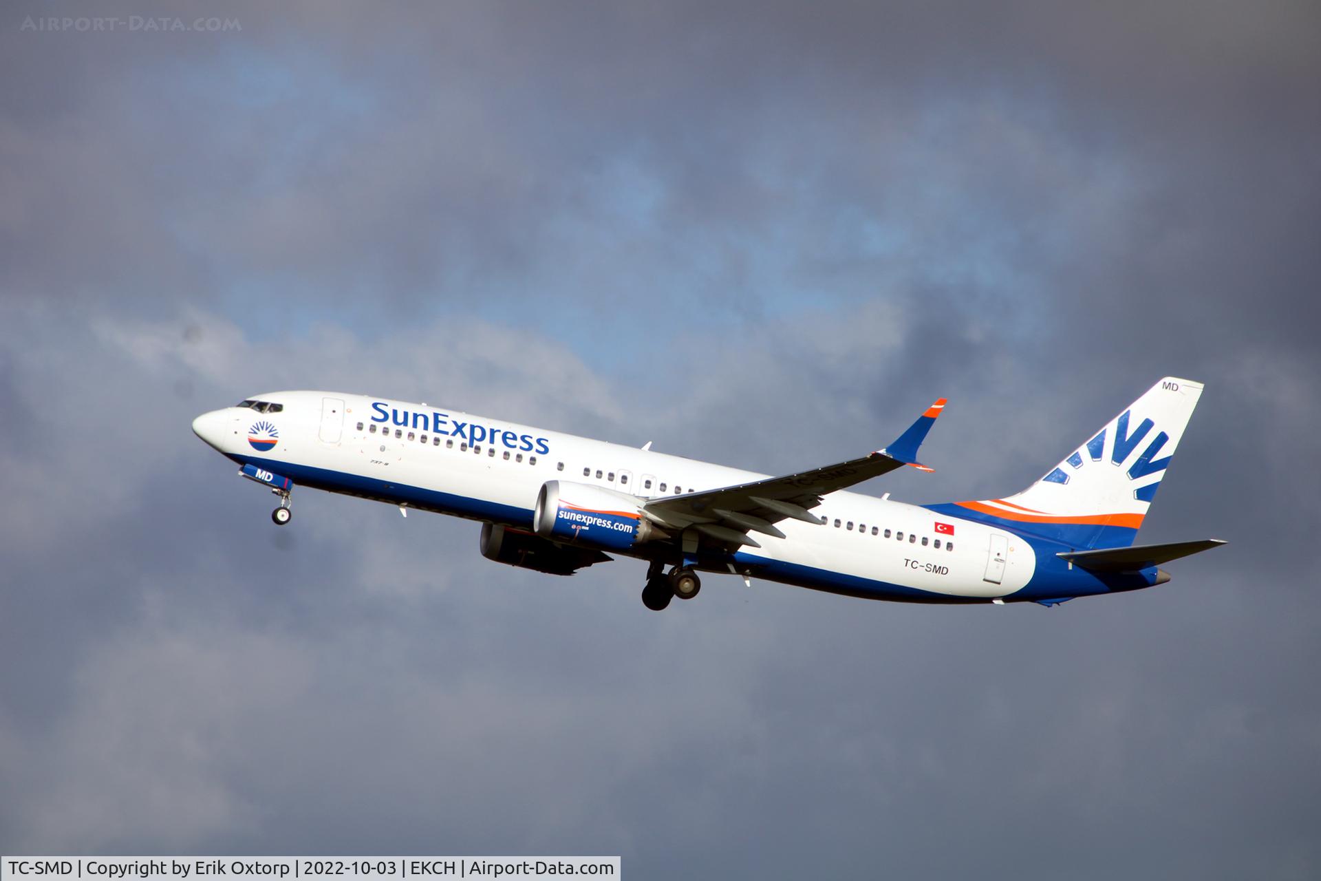 TC-SMD, 2021 Boeing 737-8 MAX C/N 63605, TC-SMD taking off rw 22R