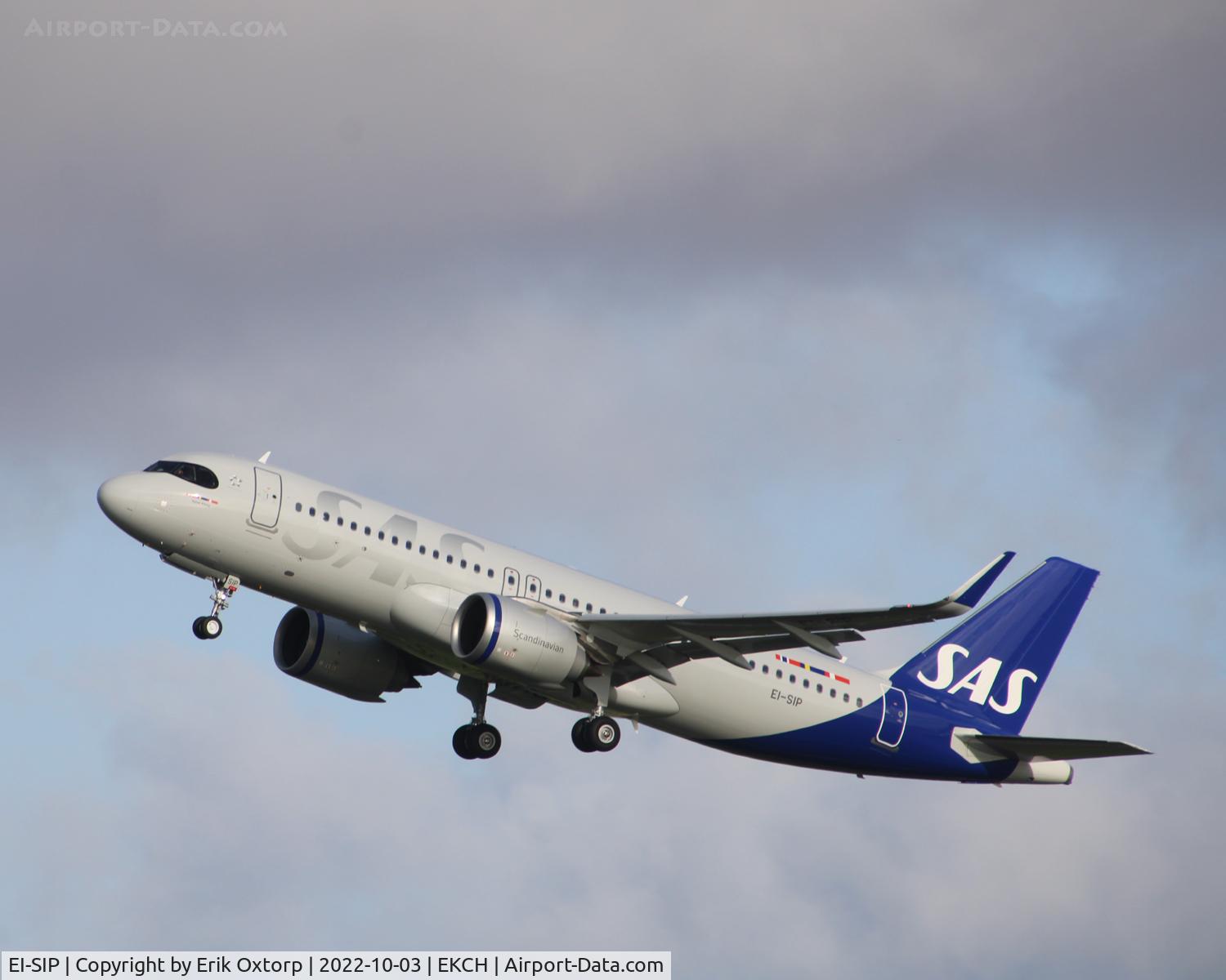 EI-SIP, 2022 Airbus A320-251N C/N 10923, Brand new 320NEO EI-SIP taking off rw 22R for a flight to FCO