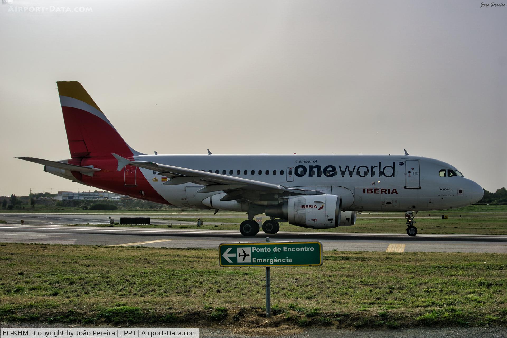 EC-KHM, 2007 Airbus A319-111 C/N 3209, Iberia A319 at LPPT