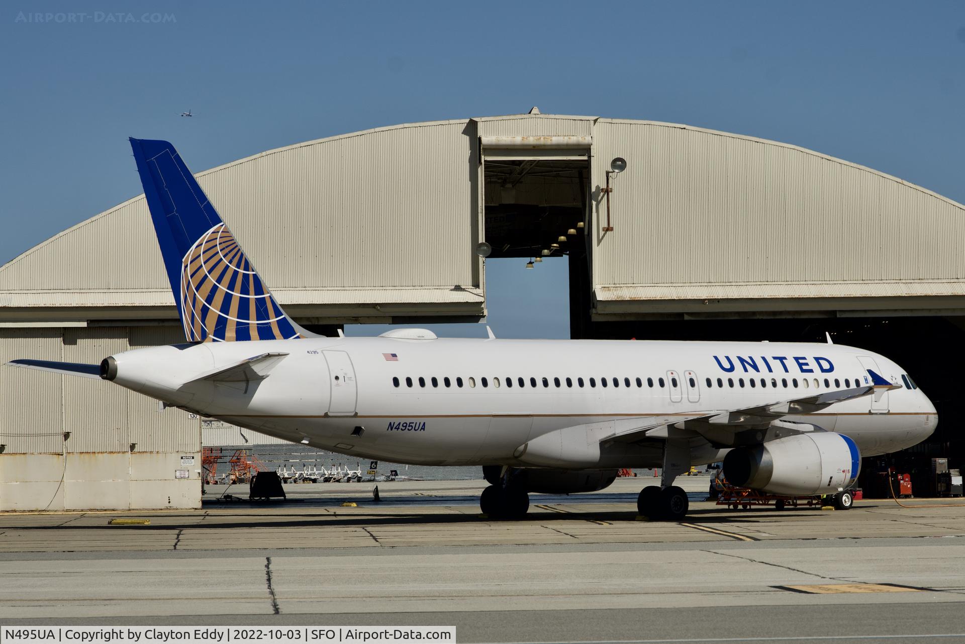 N495UA, 2002 Airbus A320-232 C/N 1842, SFO 2022.