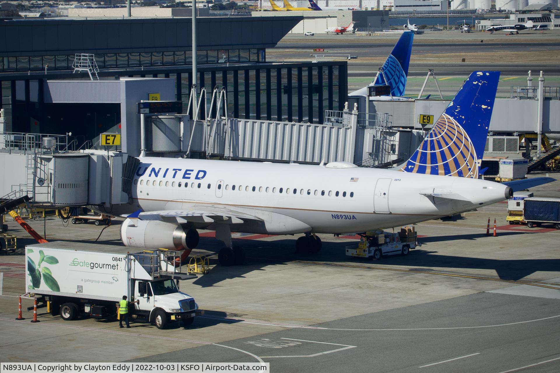 N893UA, 2006 Airbus A319-132 C/N 2948, SFO 2022.