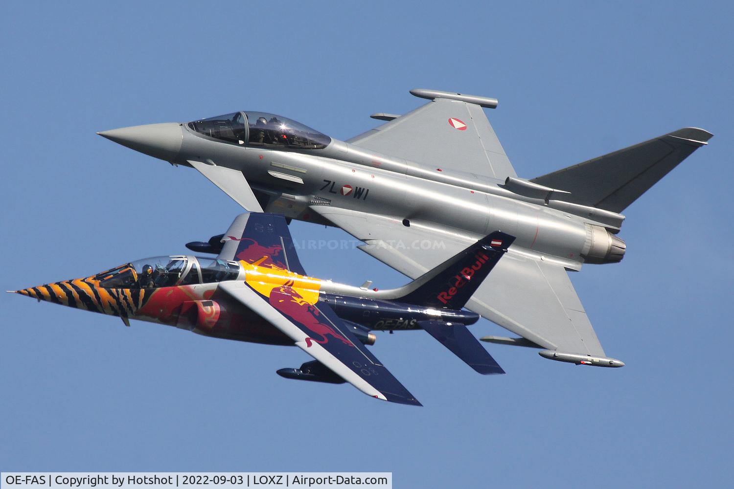 OE-FAS, Dassault-Dornier Alpha Jet A C/N 0090, Opening pass in formation with 7L-WI