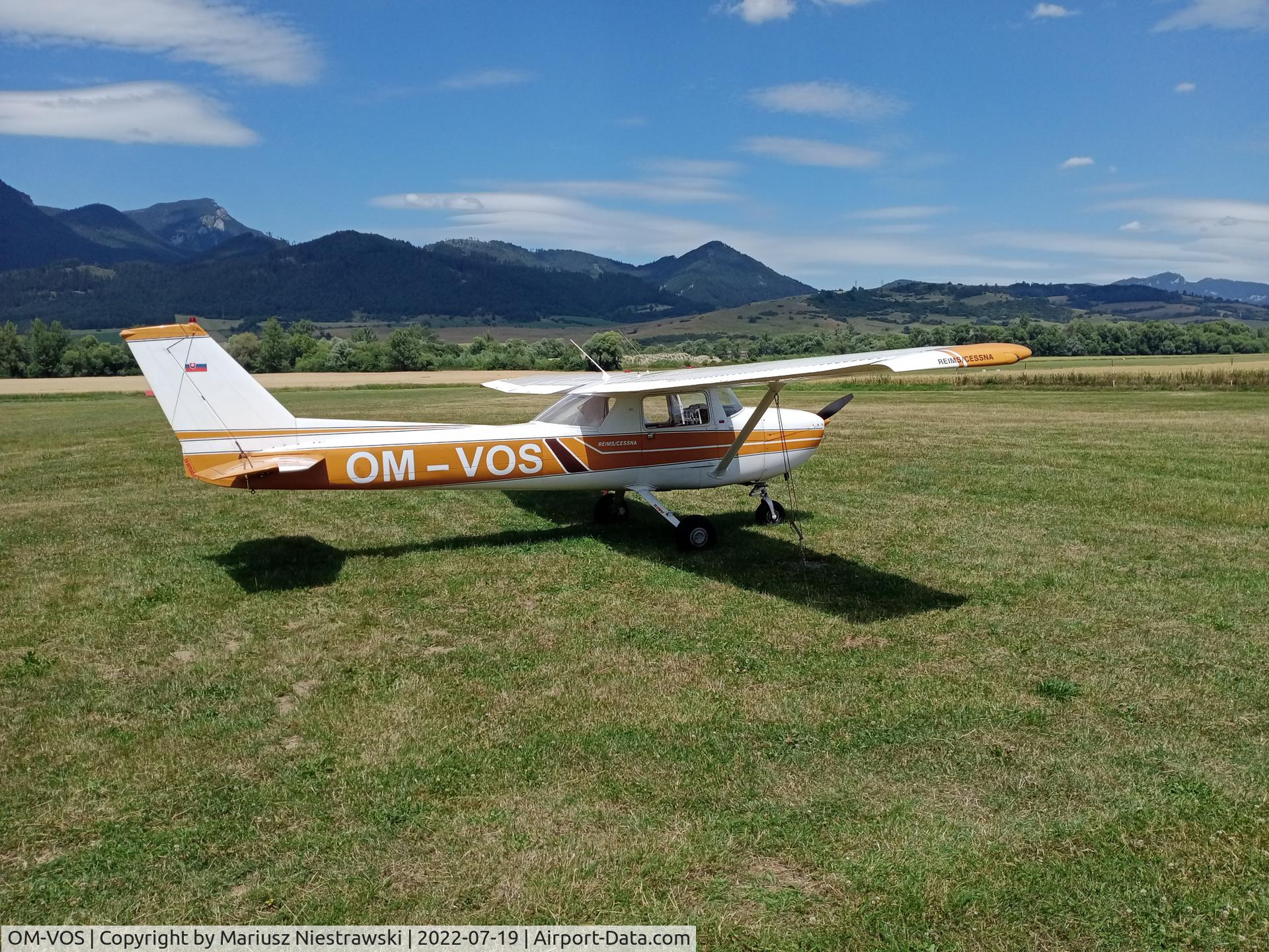 OM-VOS, Reims F150L C/N 1092, Reims/Cessna F150, lotnisko aeroklubowe Ruzomerk