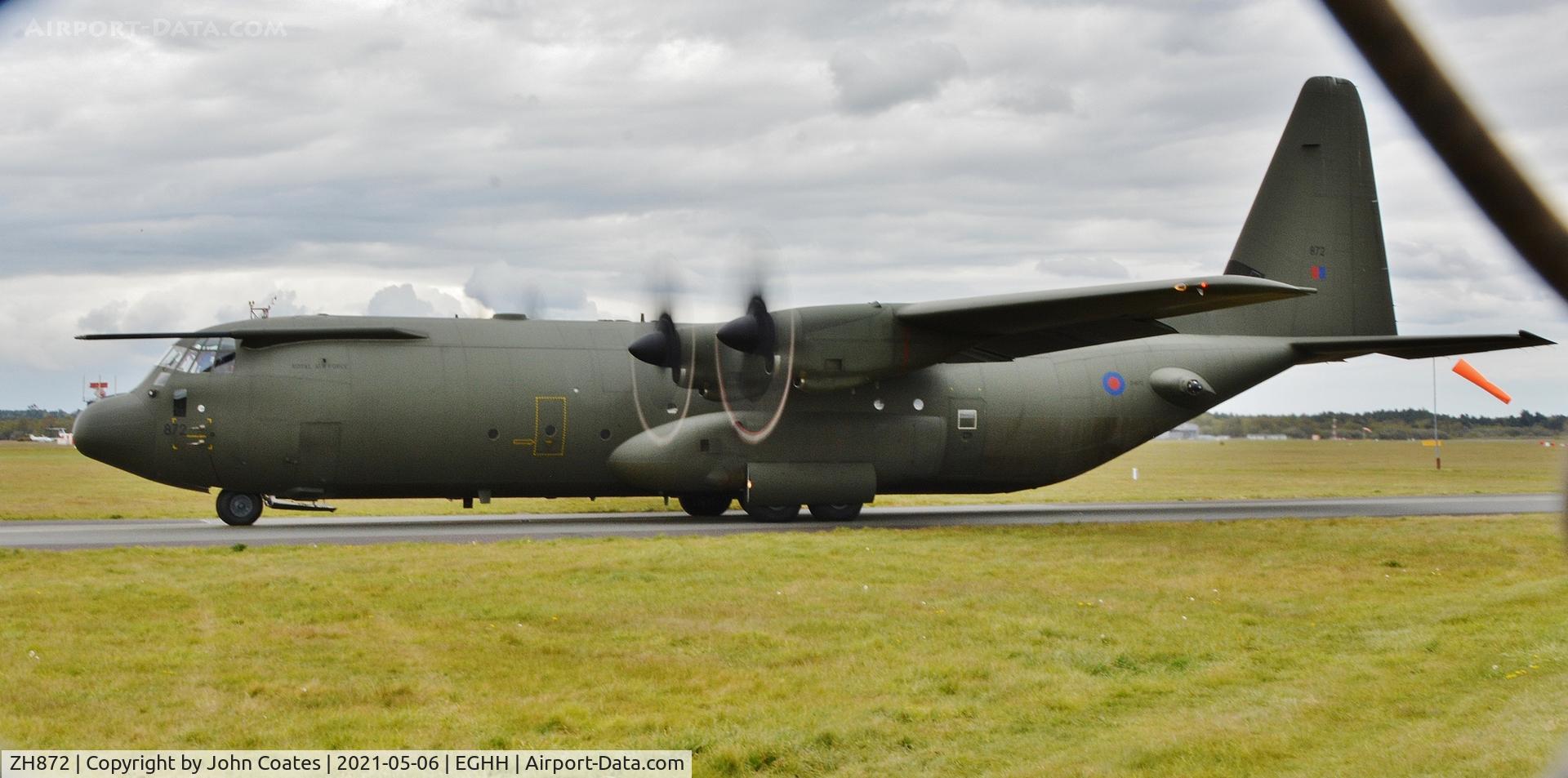 ZH872, 1997 Lockheed Martin C-130J-30 Hercules C.4 C/N 382-5456, Taxiing to depart