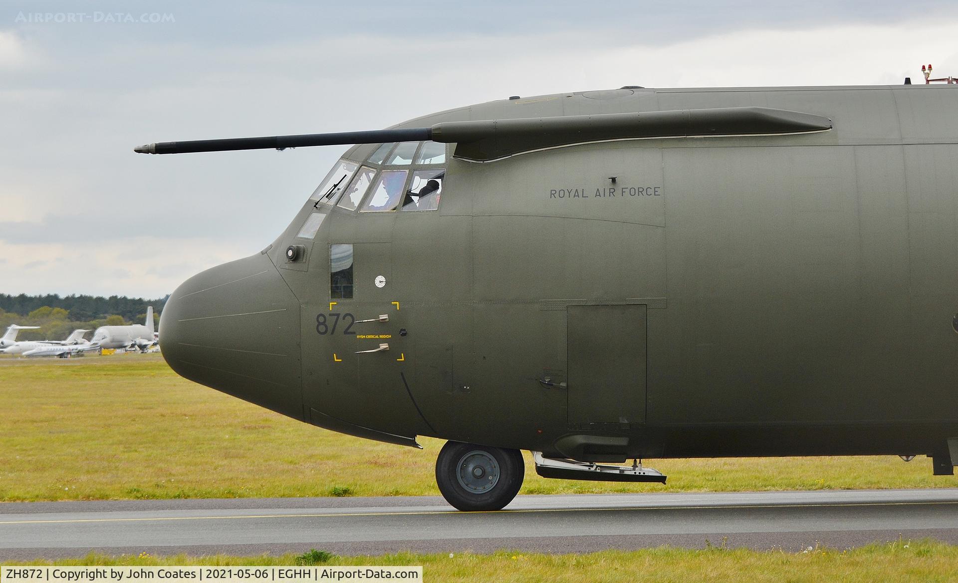 ZH872, 1997 Lockheed Martin C-130J-30 Hercules C.4 C/N 382-5456, Taxiing close up