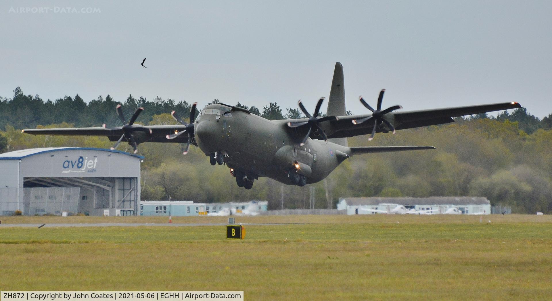 ZH872, 1997 Lockheed Martin C-130J-30 Hercules C.4 C/N 382-5456, Departing off 26