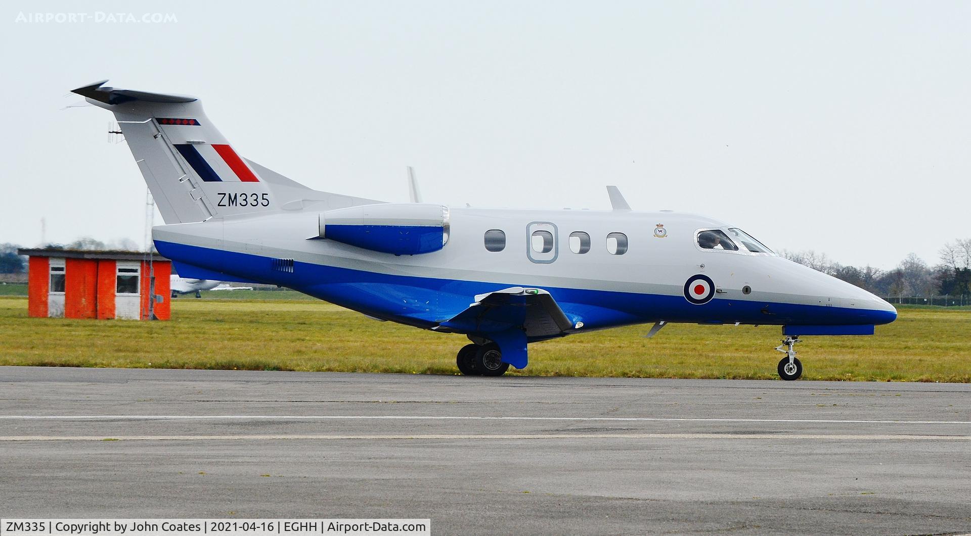 ZM335, 2017 Embraer EMB-500 Phenom 100 C/N 50000380, Departing