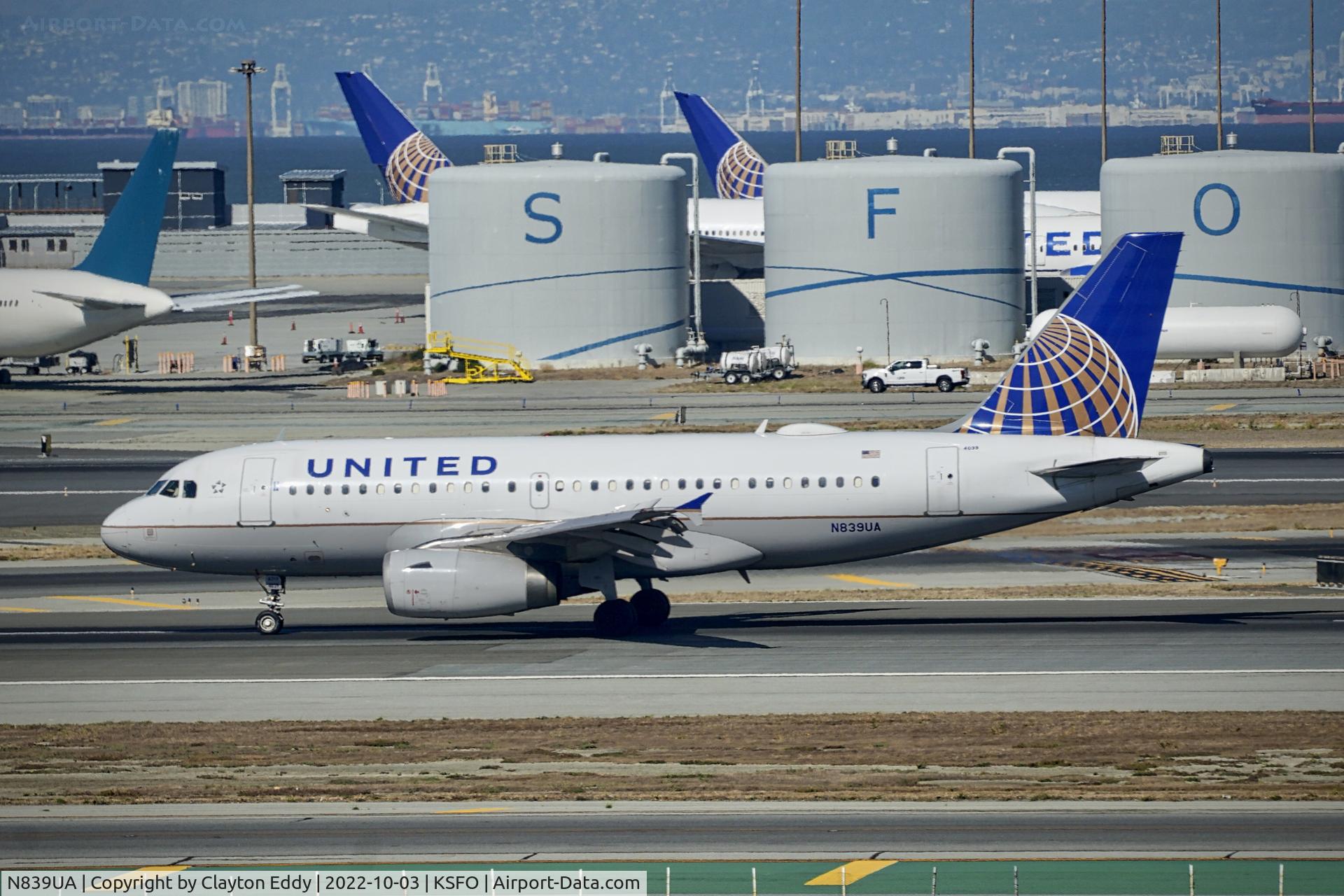 N839UA, 2001 Airbus A319-131 C/N 1507, SFO 2022.