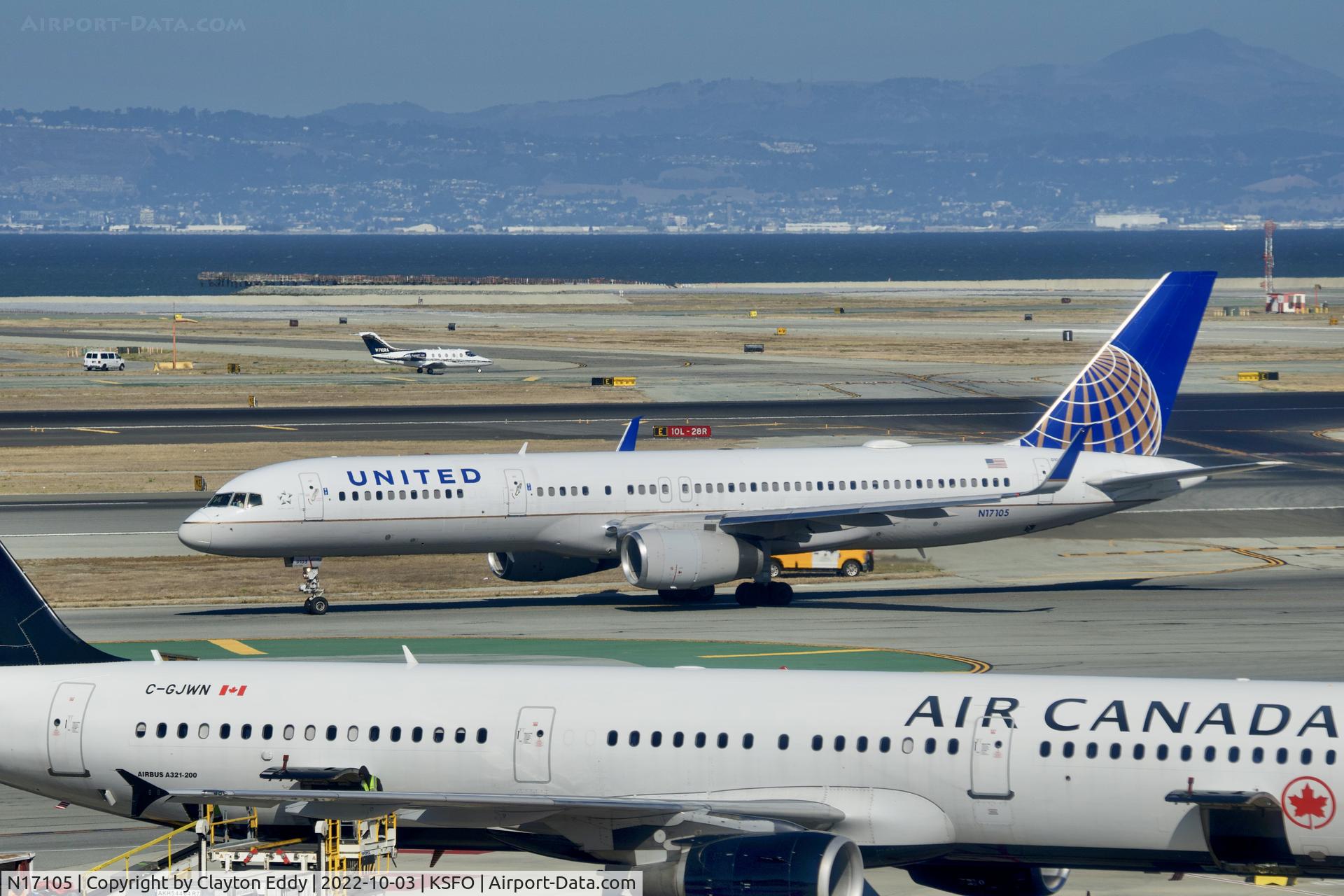 N17105, 1994 Boeing 757-224 C/N 27295, SFO 2022.