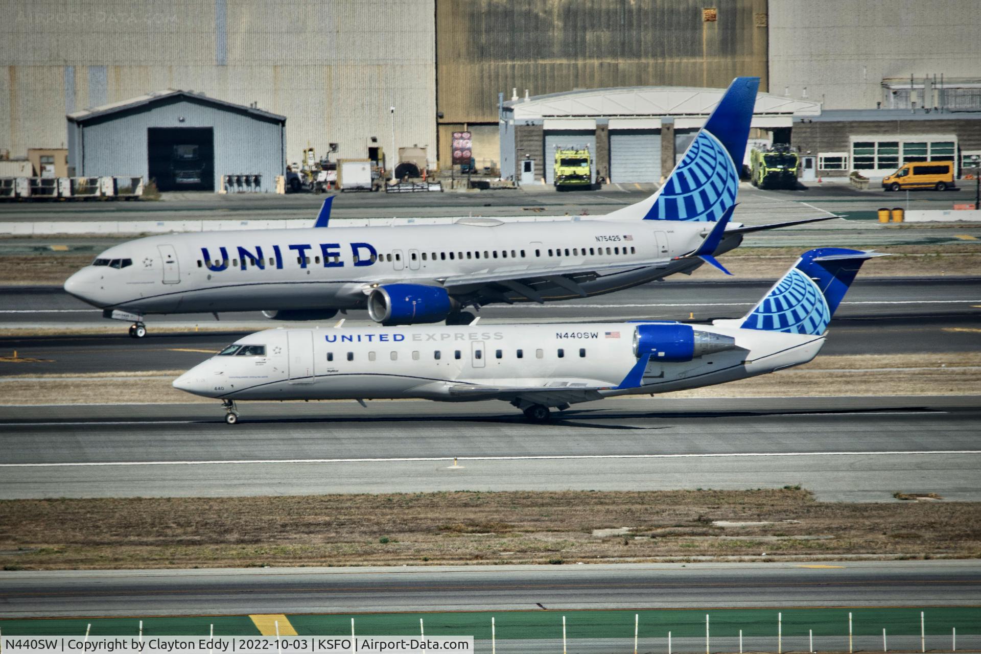 N440SW, 2001 Bombardier CRJ-200LR (CL-600-2B19) C/N 7589, SFO 2022.