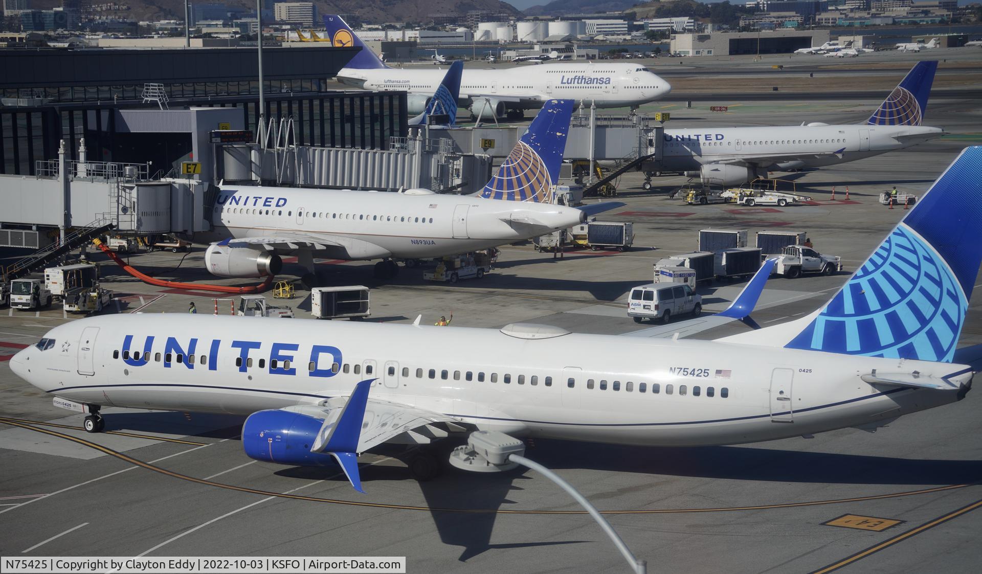 N75425, 2008 Boeing 737-924/ER C/N 33460, SFO 2022.