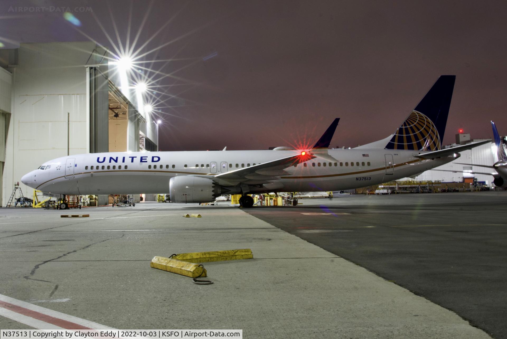N37513, 2019 Boeing 737-9 MAX C/N 64494, SFO 2022.