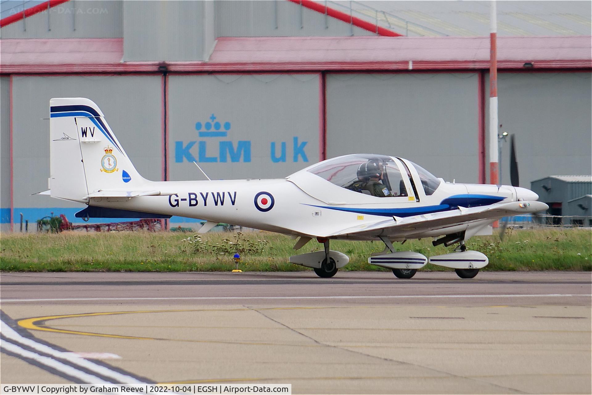 G-BYWV, 2001 Grob G-115E Tutor T1 C/N 82156/E, Departing from Norwich.