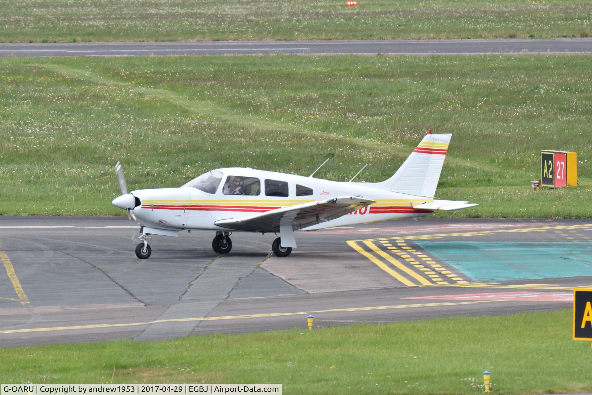 G-OARU, 1989 Piper PA-28R-201 Cherokee Arrow III C/N 2837026, G-OARU at Gloucestershire Airport.