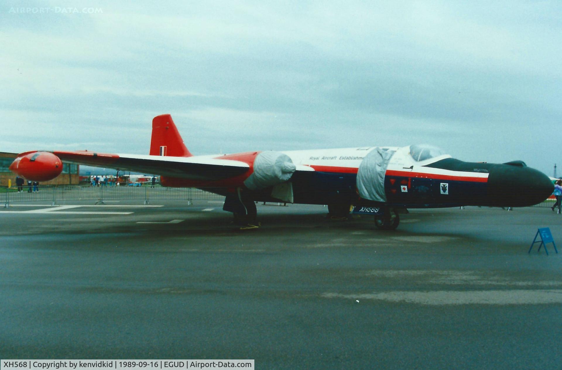 XH568, English Electric Canberra B.6 C/N EEP71105, At the 1989 Abingdon air show.