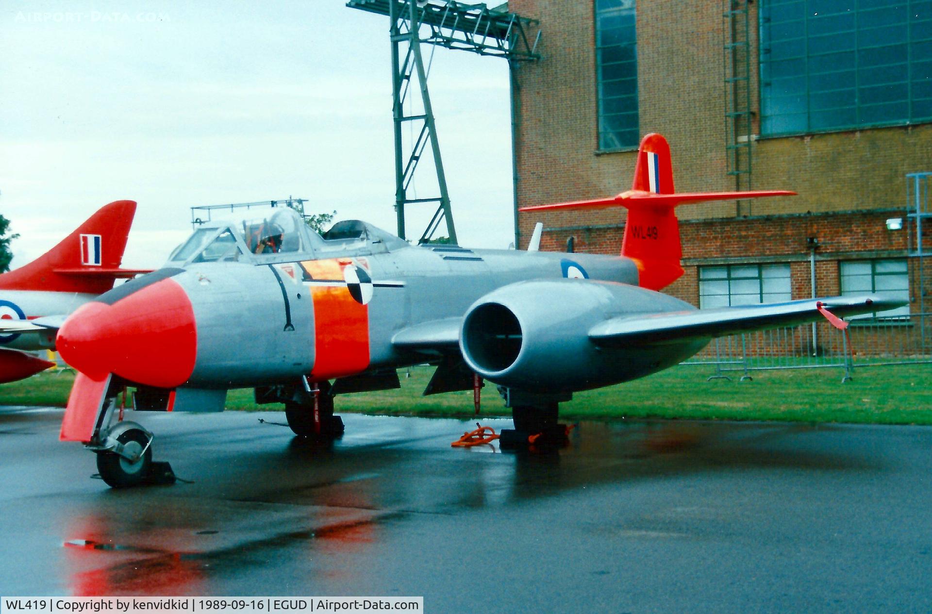 WL419, 1952 Gloster Meteor T.7(Mod) C/N G5/423772, At the 1989 Abingdon air show.