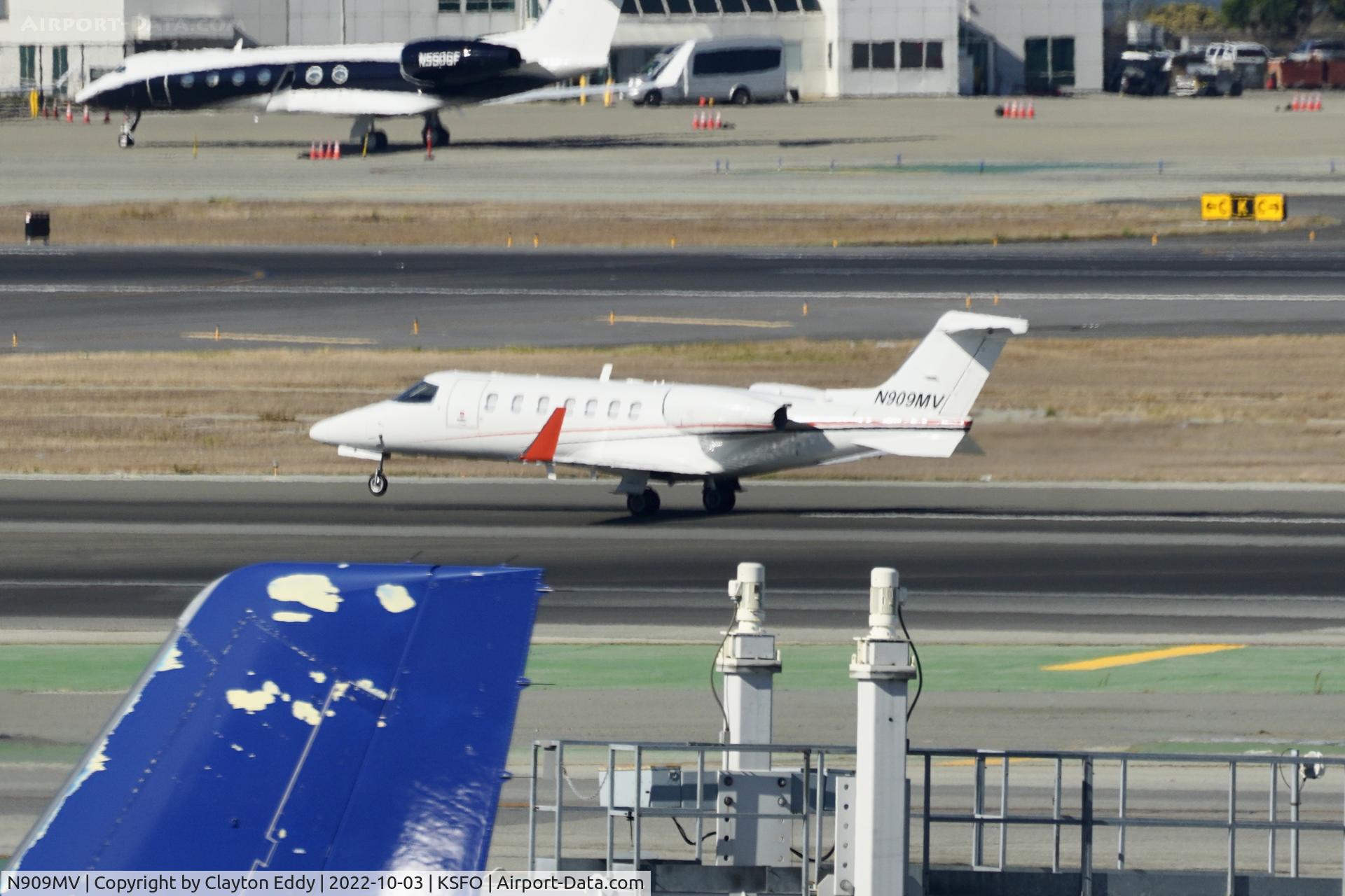 N909MV, 2006 Learjet Inc. 45 C/N 2067, SFO 2022.