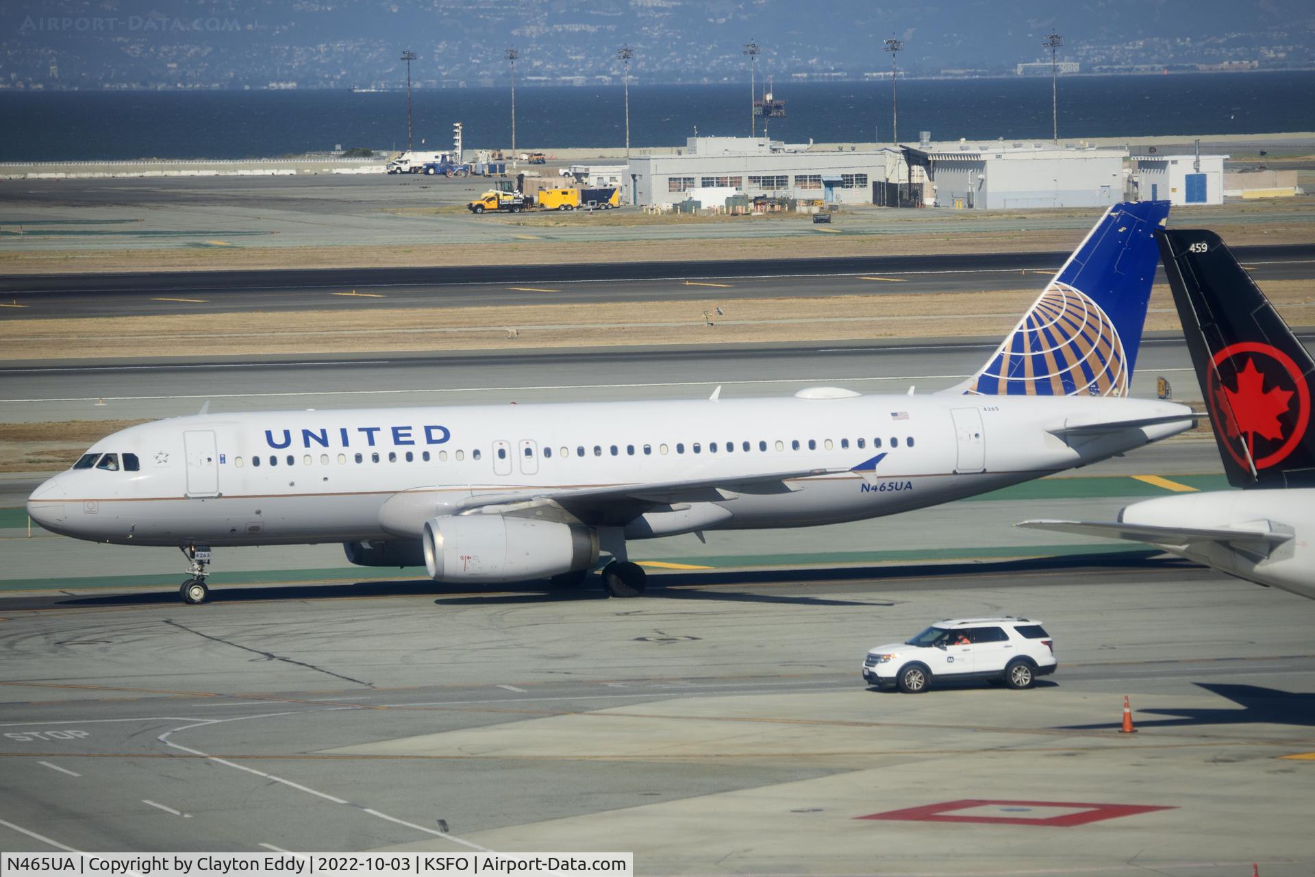 N465UA, 2000 Airbus A320-232 C/N 1341, SFO 2022.