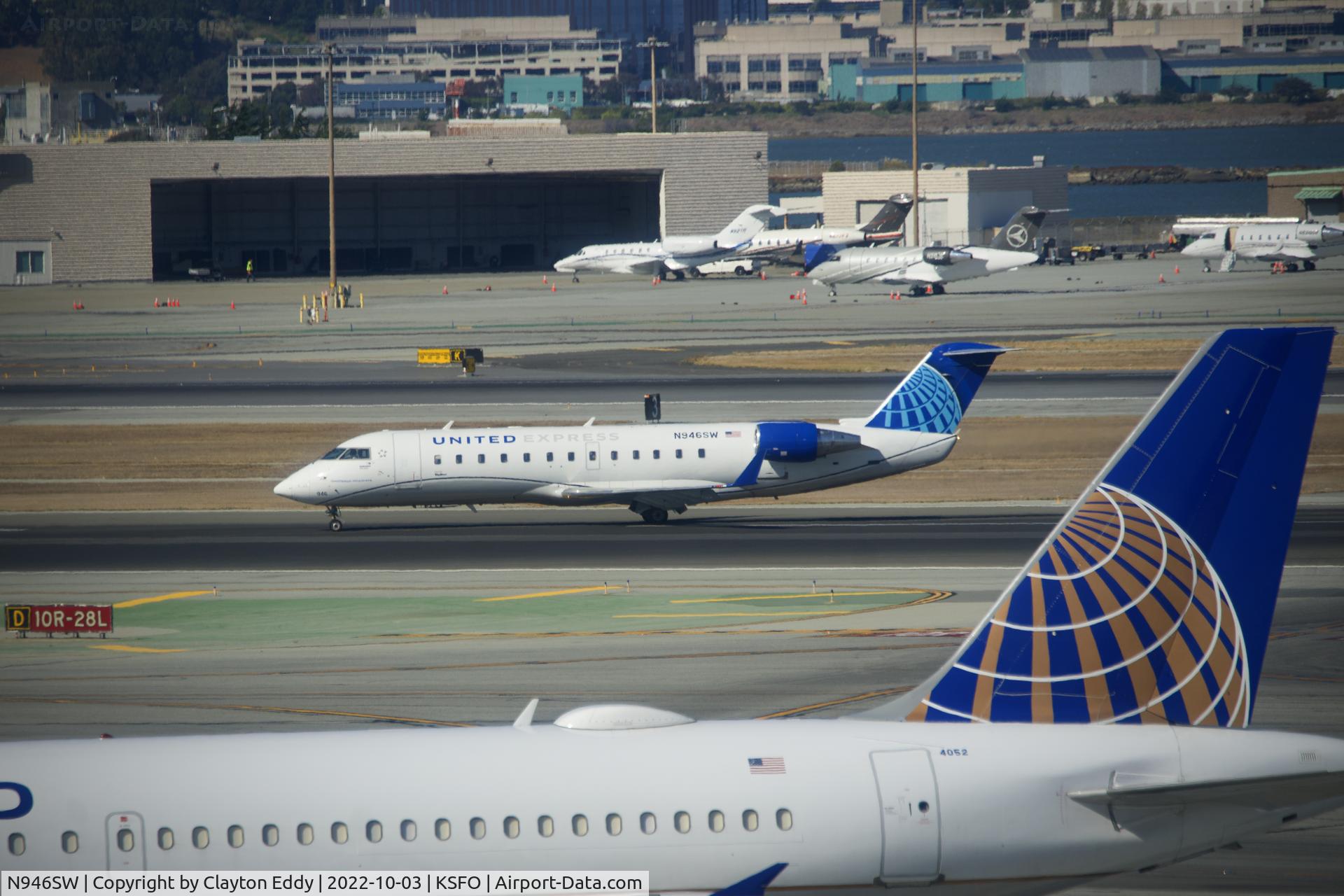 N946SW, 2003 Bombardier CRJ-200LR (CL-600-2B19) C/N 7776, SFO 2022.