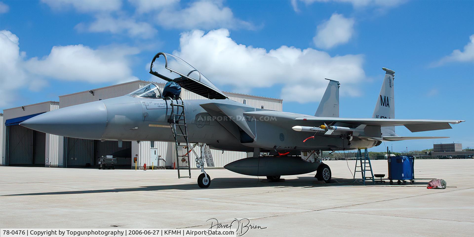 78-0476, McDonnell Douglas F-15C Eagle C/N 0455/C009, Crew Cheifs prepping for morning sortie