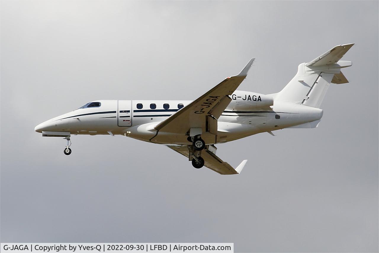 G-JAGA, 2013 Embraer EMB-505 Phenom 300 C/N 50500134, Embraer EMB-505 Phenom 300, On final rwy 23, Bordeaux Mérignac airport (LFBD-BOD)