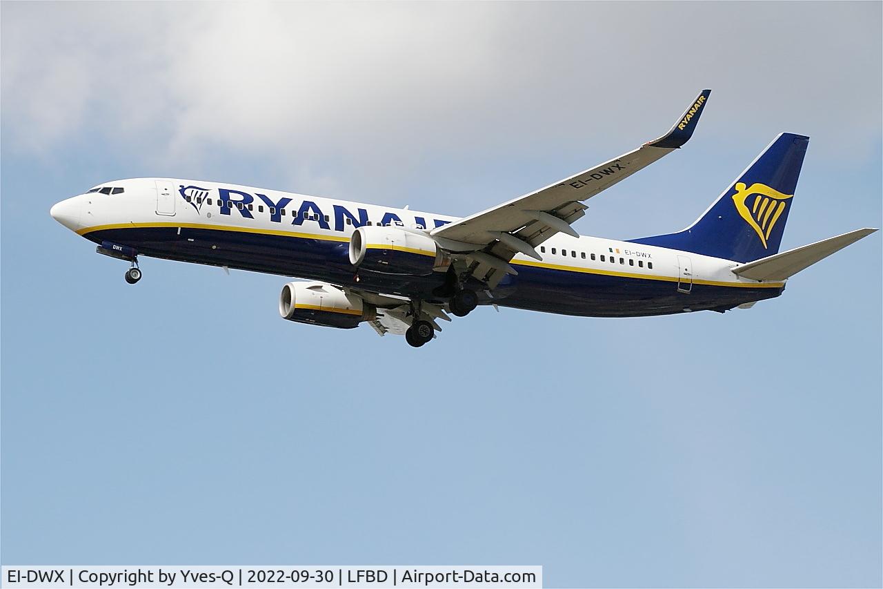 EI-DWX, 2008 Boeing 737-8AS C/N 33630, Boeing 737-8AS, Short approach rwy 23, Bordeaux Mérignac airport (LFBD-BOD)