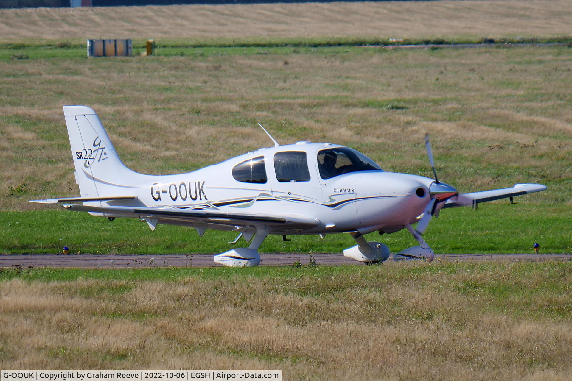 G-OOUK, 2005 Cirrus SR22 GTS C/N 1463, Departing from Norwich.