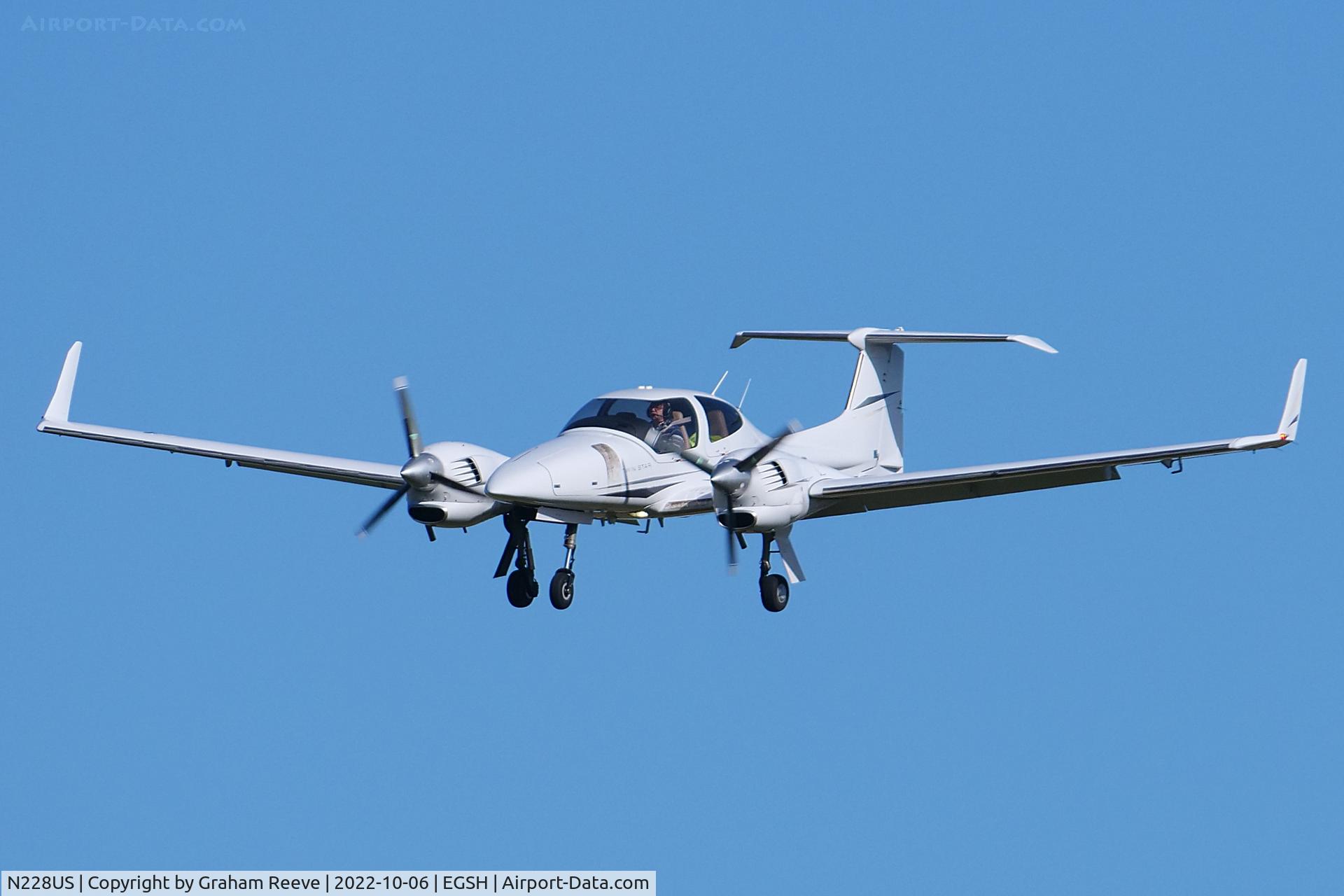 N228US, 2008 Diamond DA-42 Twin Star C/N 42.347, Landing at Norwich.