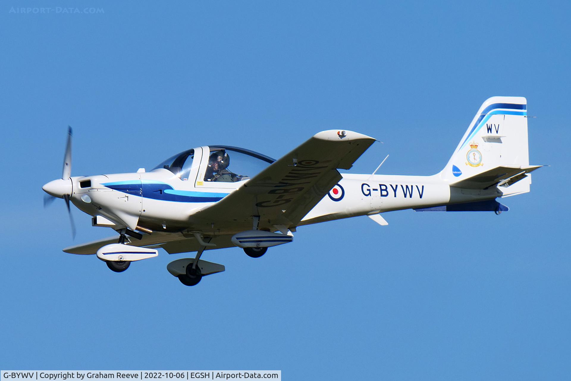 G-BYWV, 2001 Grob G-115E Tutor T1 C/N 82156/E, Landing at Norwich.