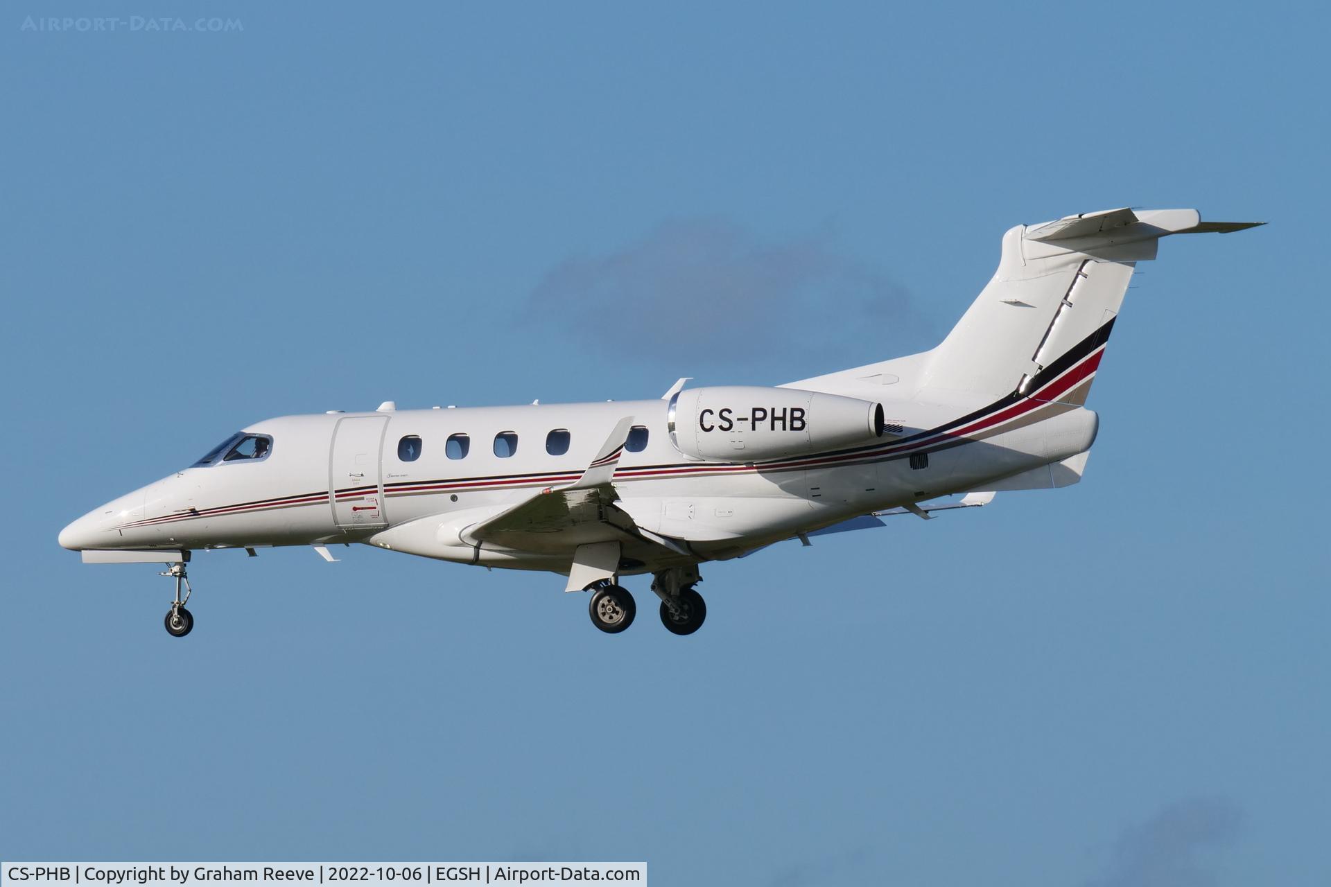 CS-PHB, 2014 Embraer EMB-505 Phenom 300 C/N 50500209, Landing at Norwich.