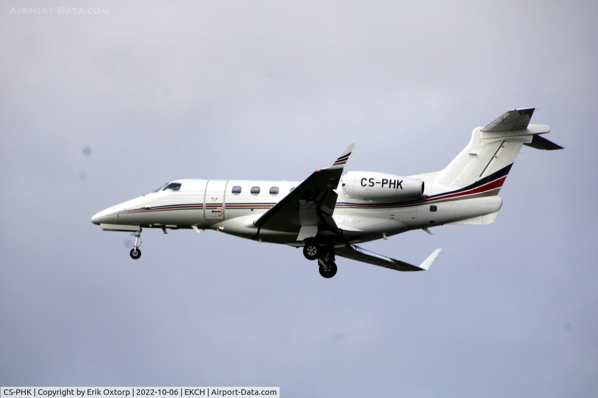 CS-PHK, 2017 Embraer EMB-505 Phenom 300 C/N 50500433, CS-PHK landing rw 22L