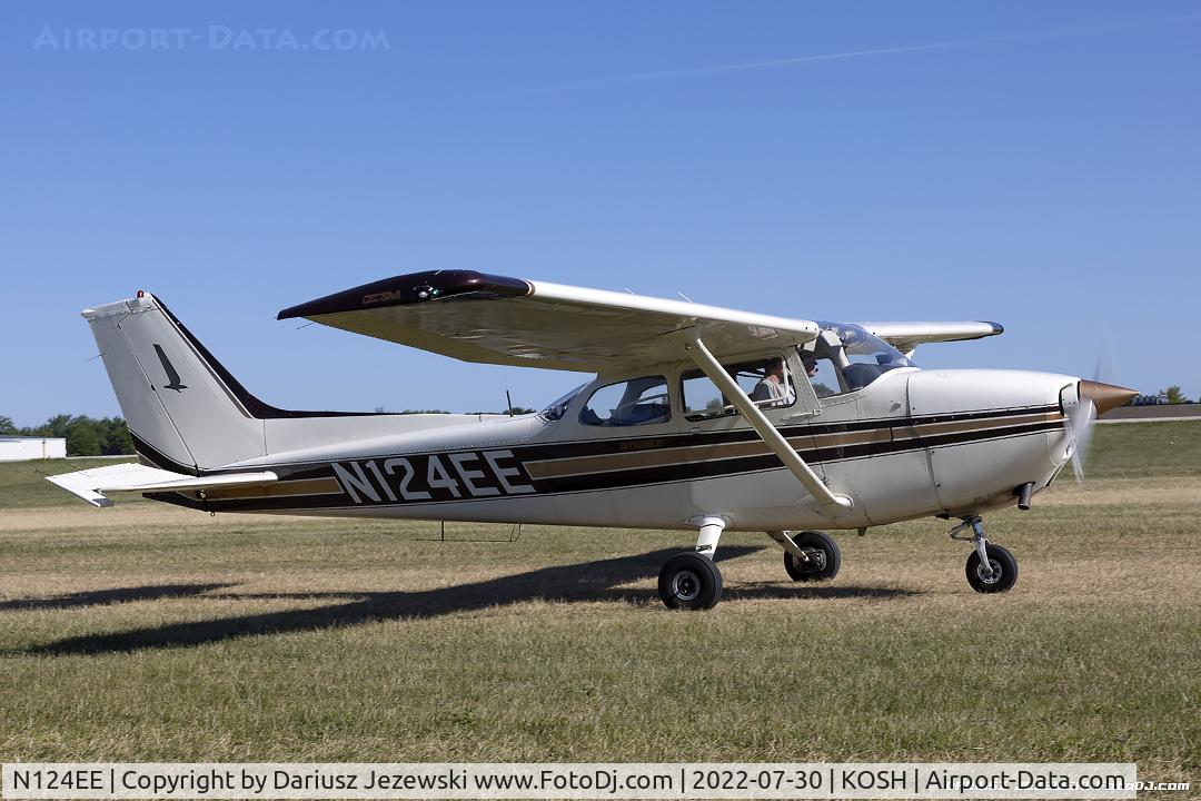 N124EE, Cessna 172N C/N 172-68996, Cessna 172N Skyhawk  C/N 172-68996, N124EE