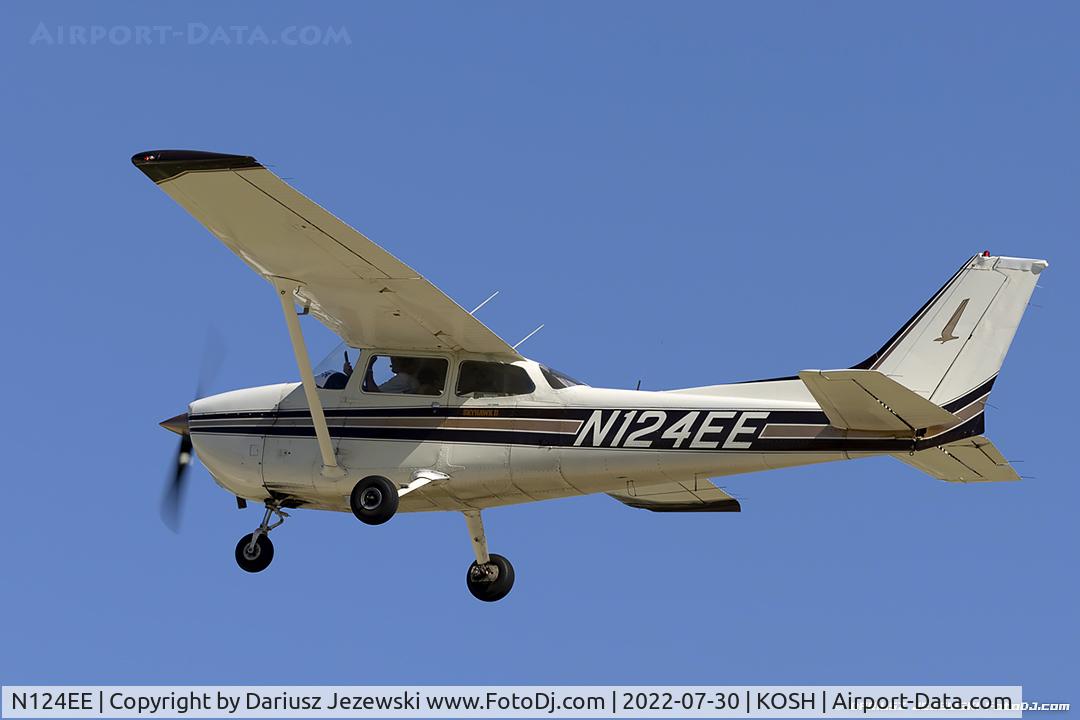 N124EE, Cessna 172N C/N 172-68996, Cessna 172N Skyhawk  C/N 172-68996, N124EE