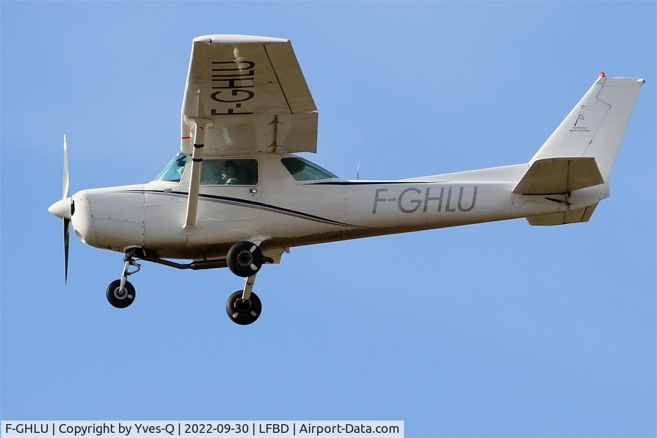 F-GHLU, Reims F152 C/N 152-80860, Reims F152, On final rwy 23, Bordeaux Mérignac airport (LFBD-BOD)
