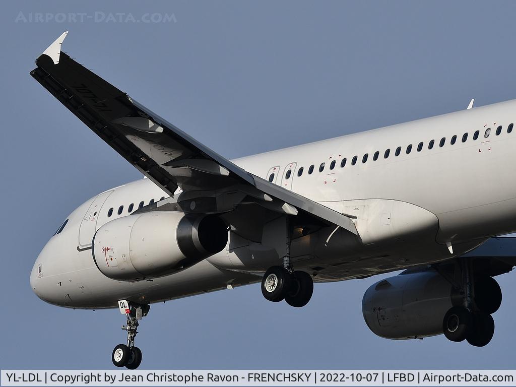 YL-LDL, 2012 Airbus A320-232 C/N 5021, Chartered to easyJet 5/10/22, U26451/EZY78VC from London LGW landing runway 23
