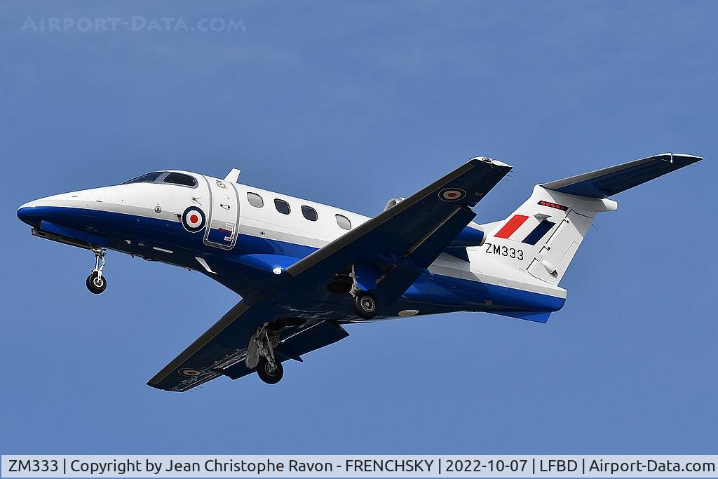 ZM333, 2016 Embraer EMB-500 Phenom (100) T.1 C/N 50000375, Royal Air Force RFR7272 from Cranwell QKY landing runway 23