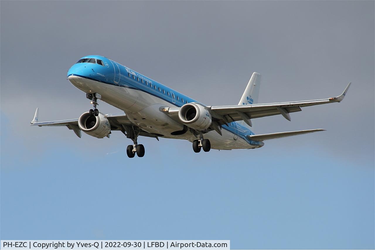 PH-EZC, 2008 Embraer 190LR (ERJ-190-100LR) C/N 19000250, Embraer 190LR, Short approach rwy 23, Bordeaux Mérignac airport (LFBD-BOD)