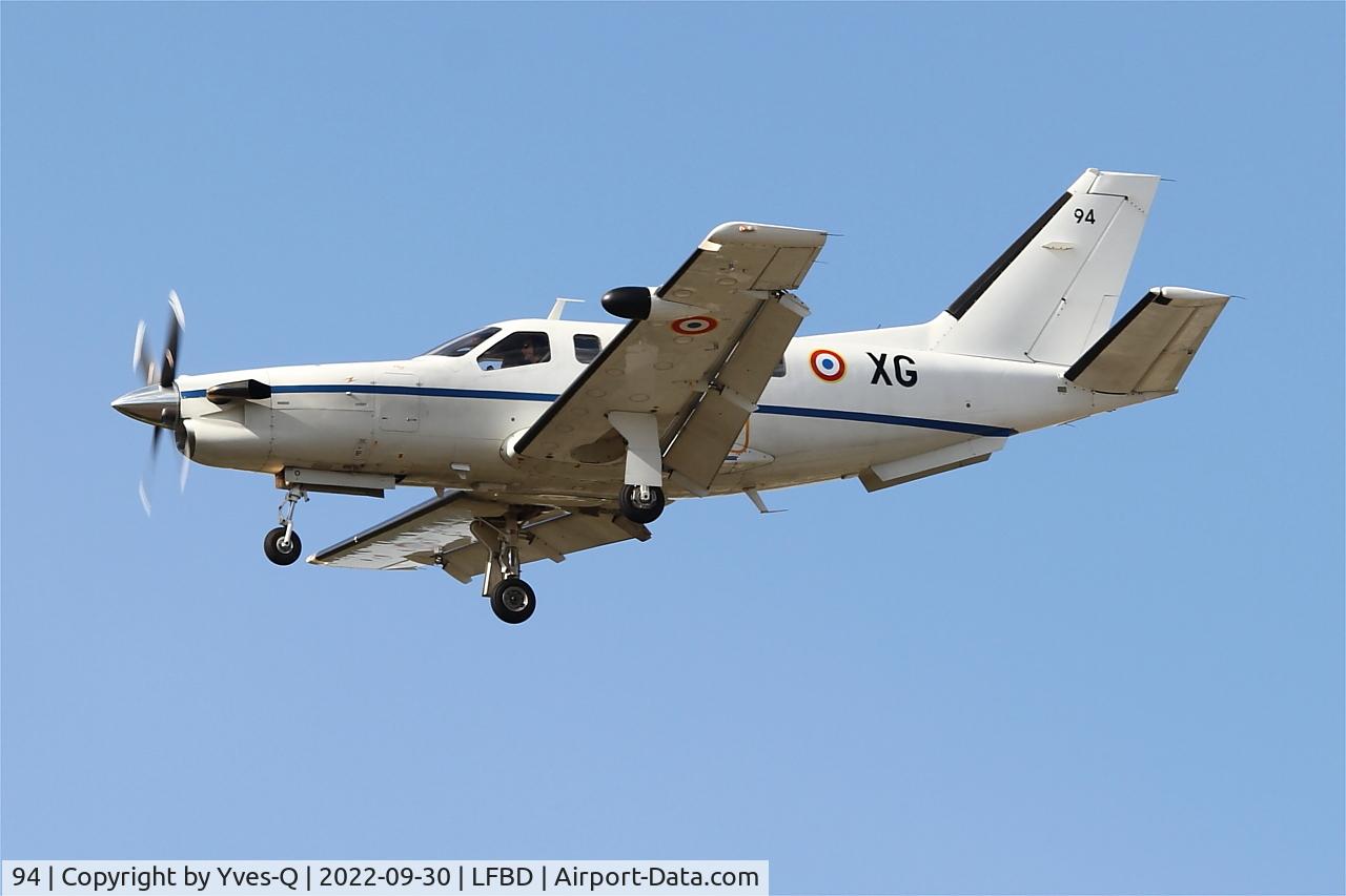 94, Socata TBM 700A C/N 94, Socata TBM 700A, On final rwy 23, Bordeaux Mérignac airport (LFBD-BOD)