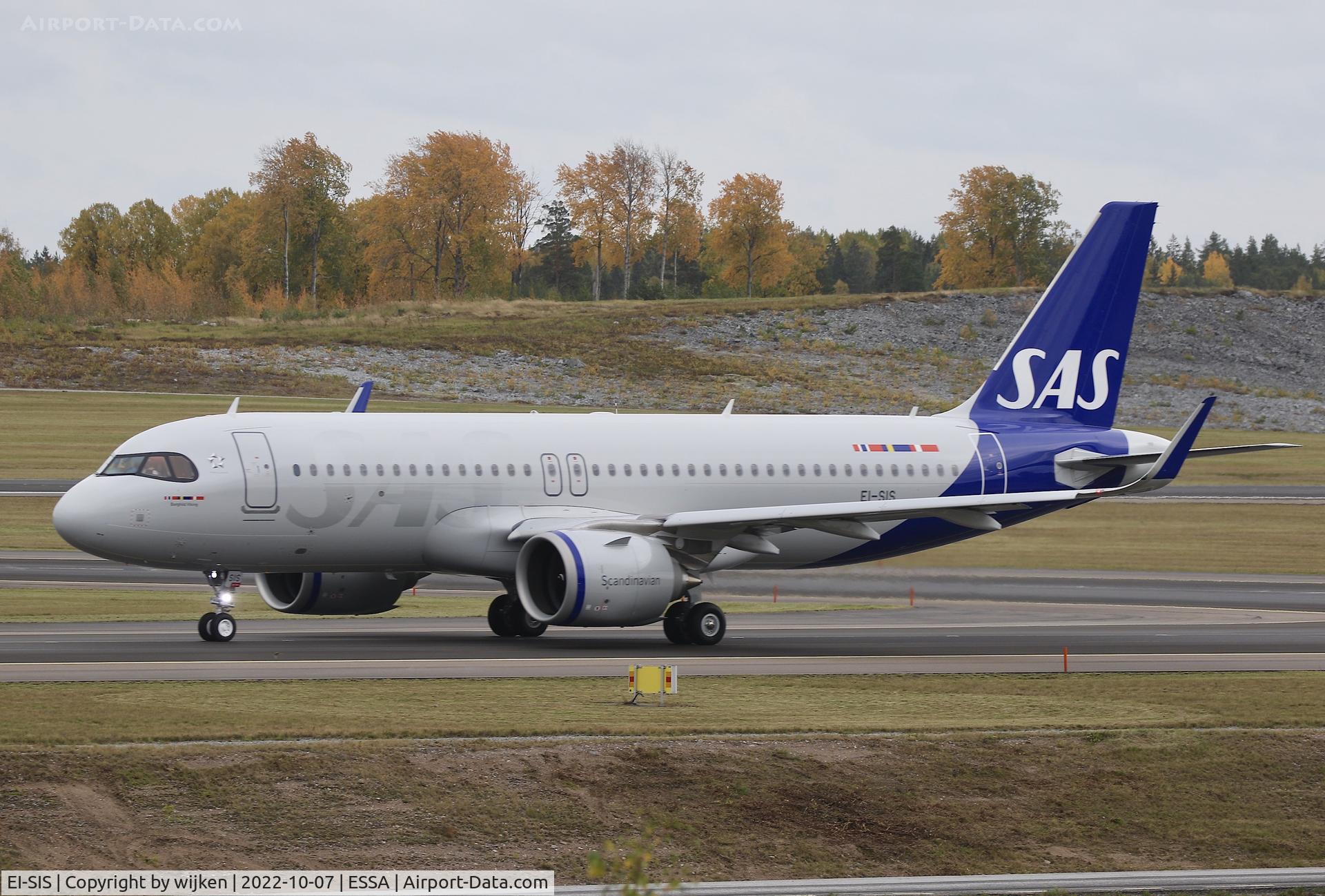 EI-SIS, 2022 Airbus A320-251N C/N 10941, TWY W